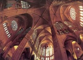 Transept et vitraux cathédrale de Leon